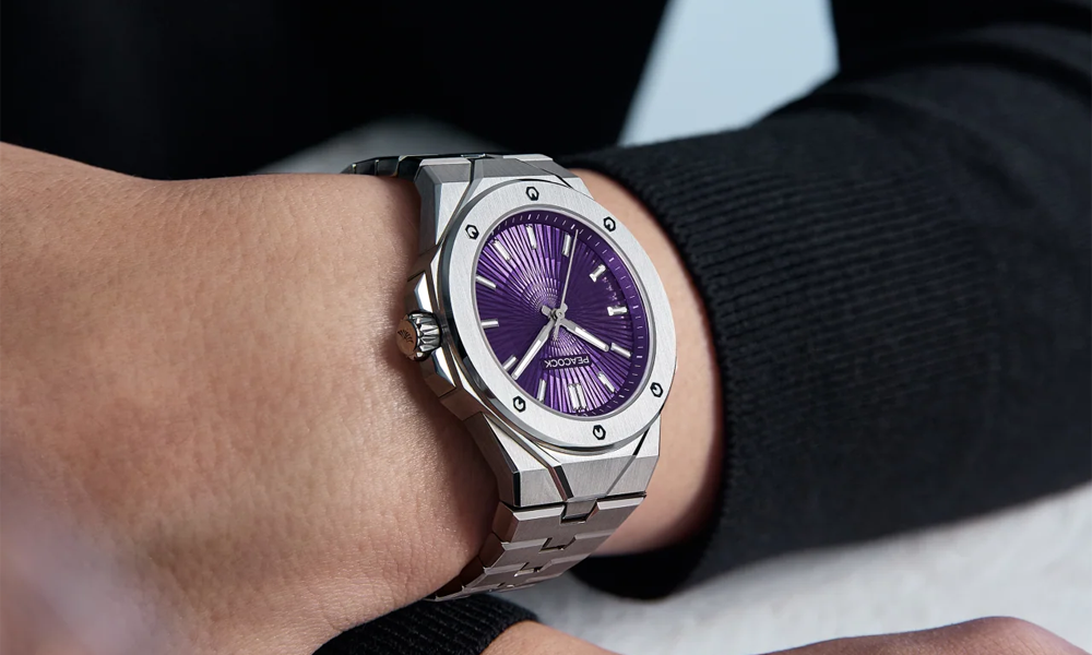 Hands-On Review: This Chinese Luxury Watch Will Blow Your Mind — The Peacock "Plumage Gaze"